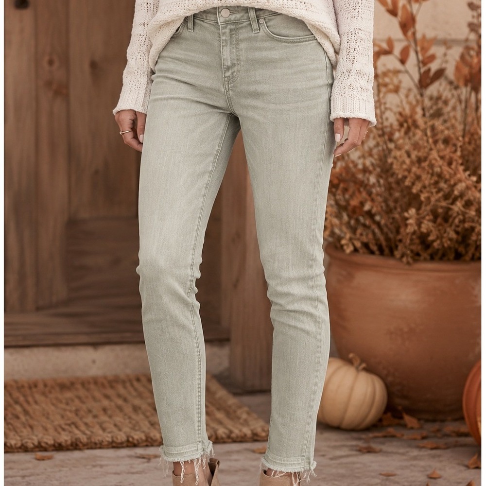 Mossimo Curvy Skinny Jeans Sage Green Raw Hem Power Stretch Size 0/25R Womens